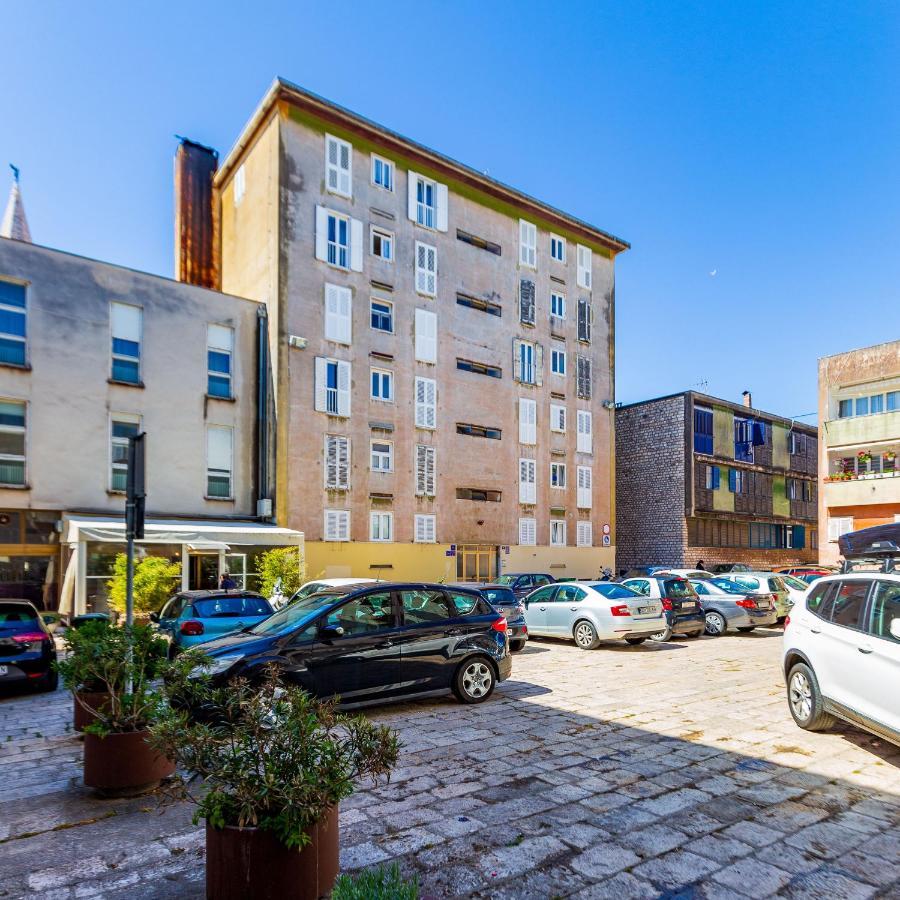Bobo Central 2Br Apartment Zára Kültér fotó